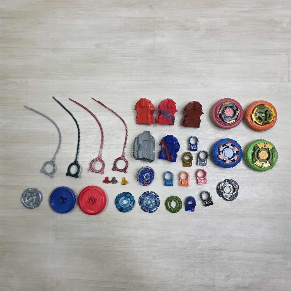 Lot of 32 Beyblade Battle Accessories Metal Fury Mixed Parts Beywheelz